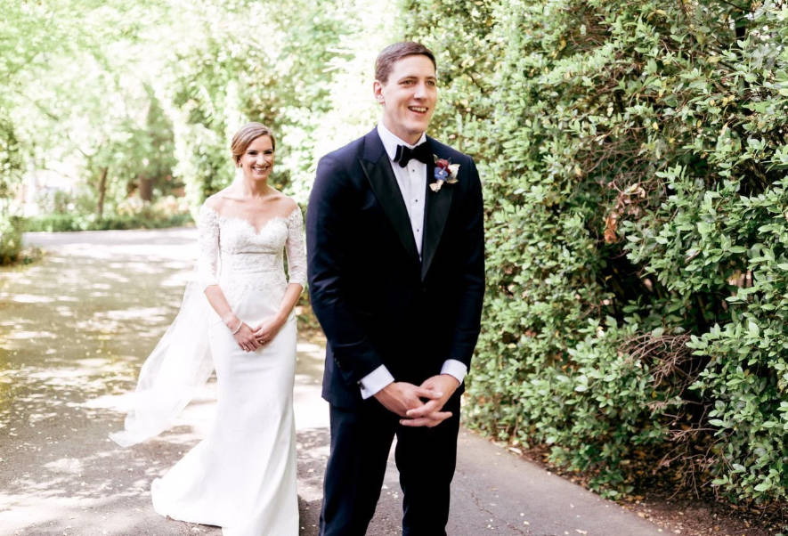 When One Partner Is Introverted and the Wedding Is Not